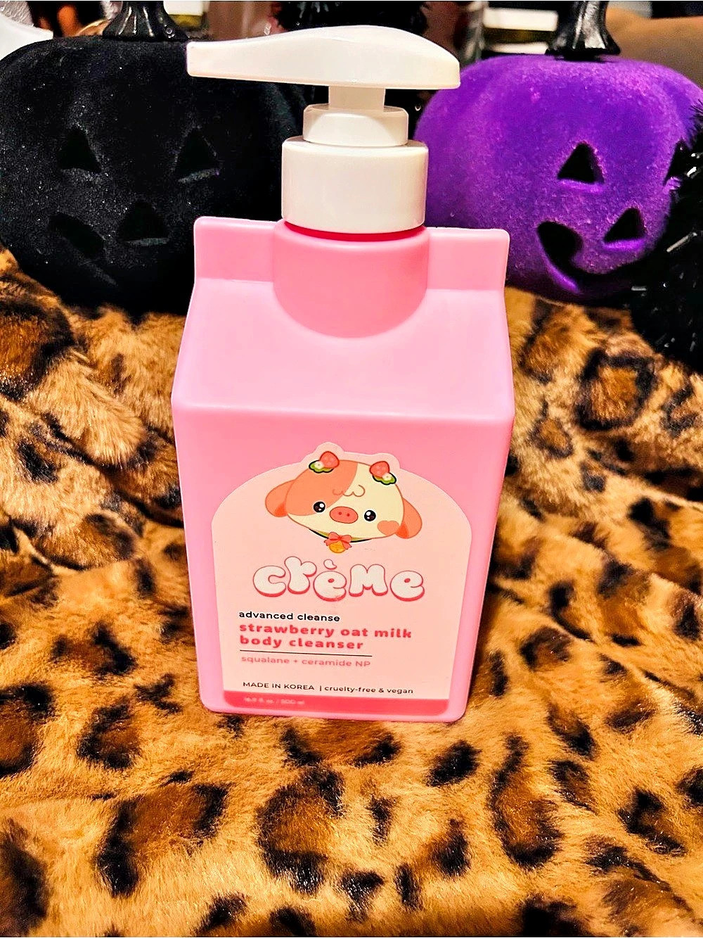 The Crème Shop Strawberry Oat Milk Body Cleanser 🍓